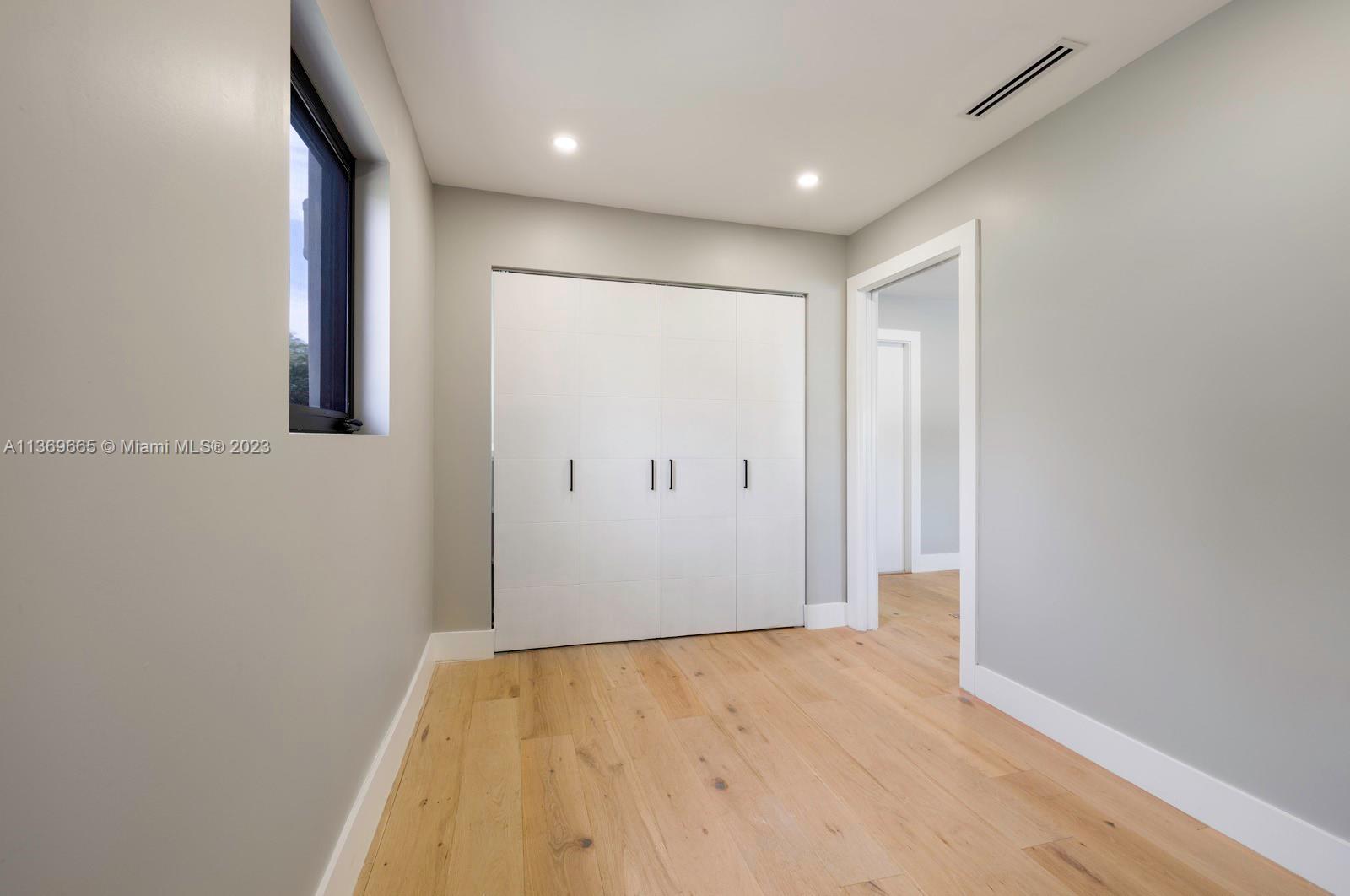 HAMPSHIRE HGTS - Residential