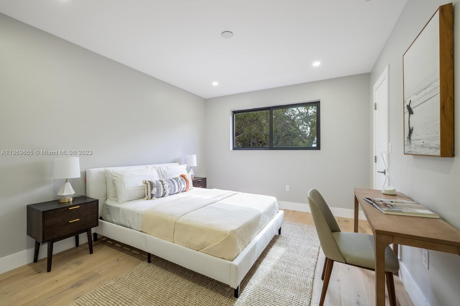 HAMPSHIRE HGTS - Residential