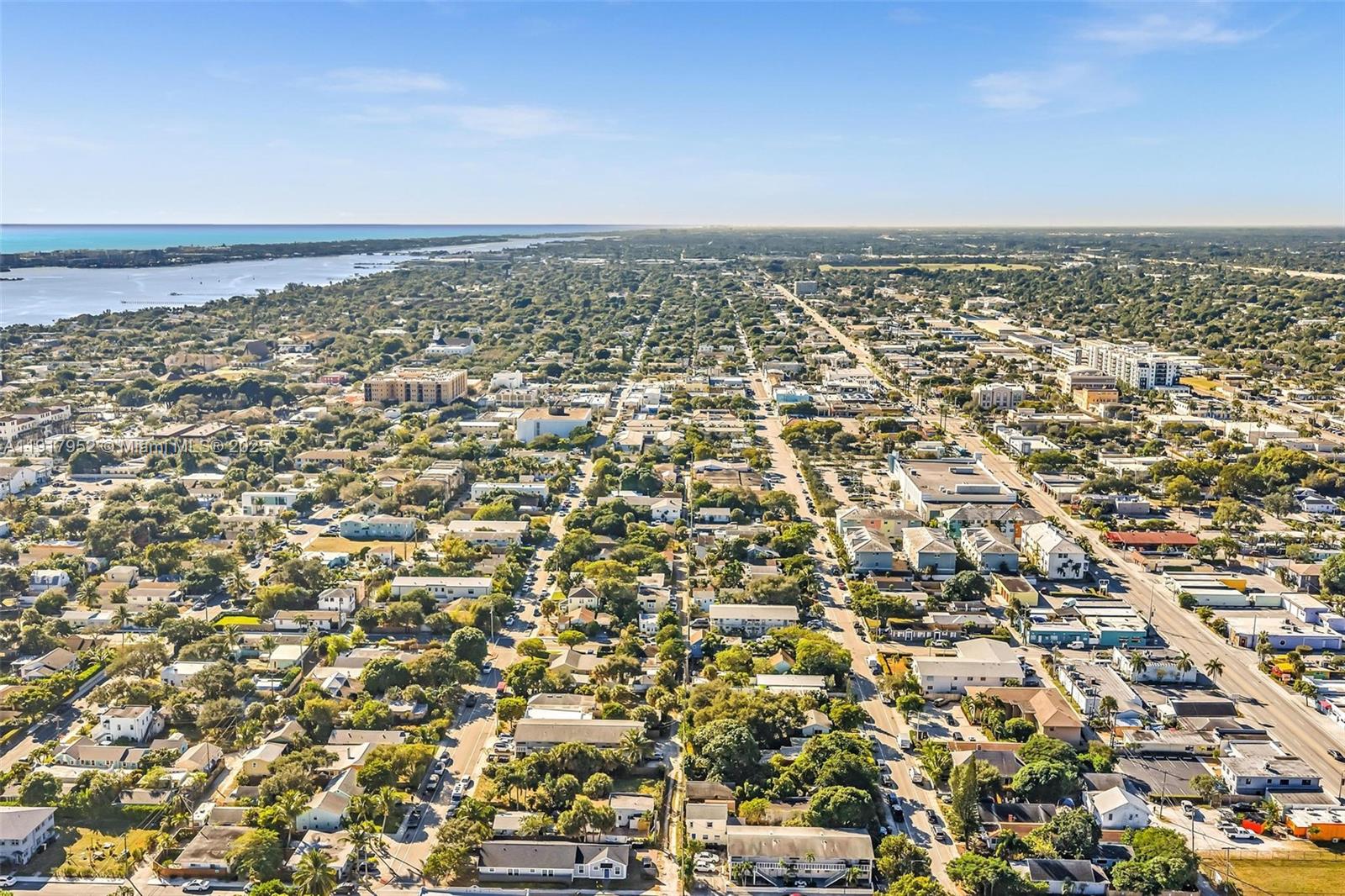 LAKE WORTH TOWN OF - Land