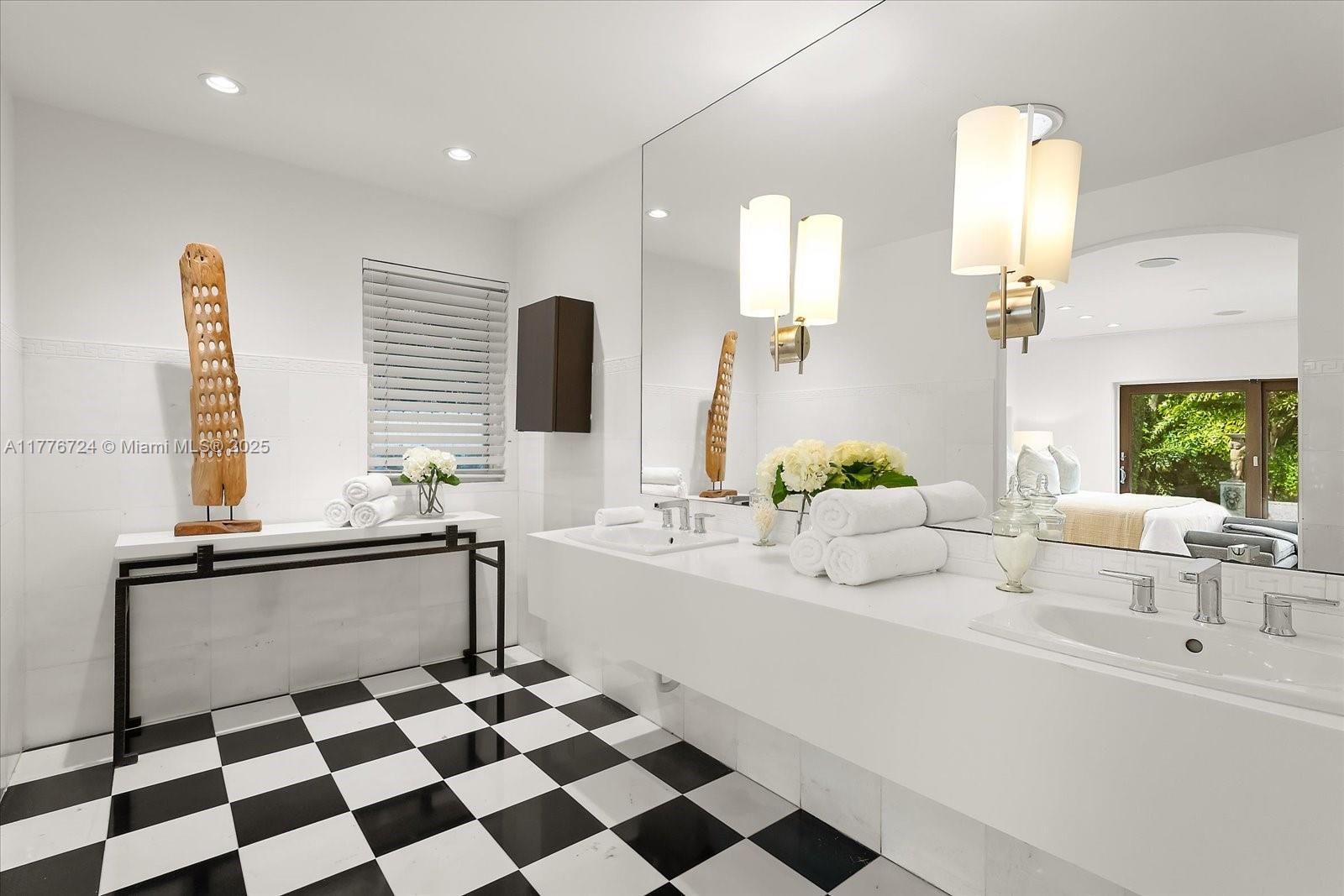 MASHTA ISLAND A REPLAT OF - Residential