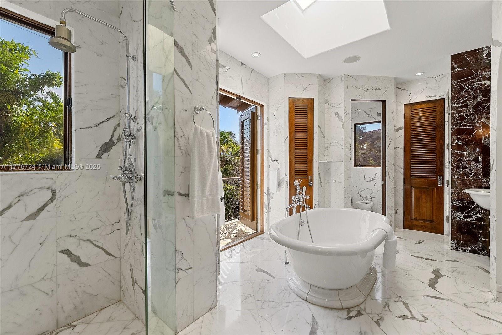 MASHTA ISLAND A REPLAT OF - Residential