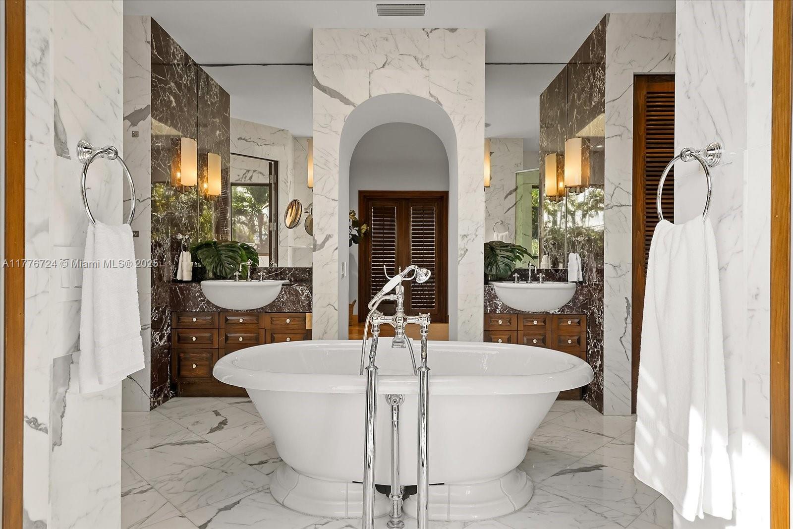 MASHTA ISLAND A REPLAT OF - Residential