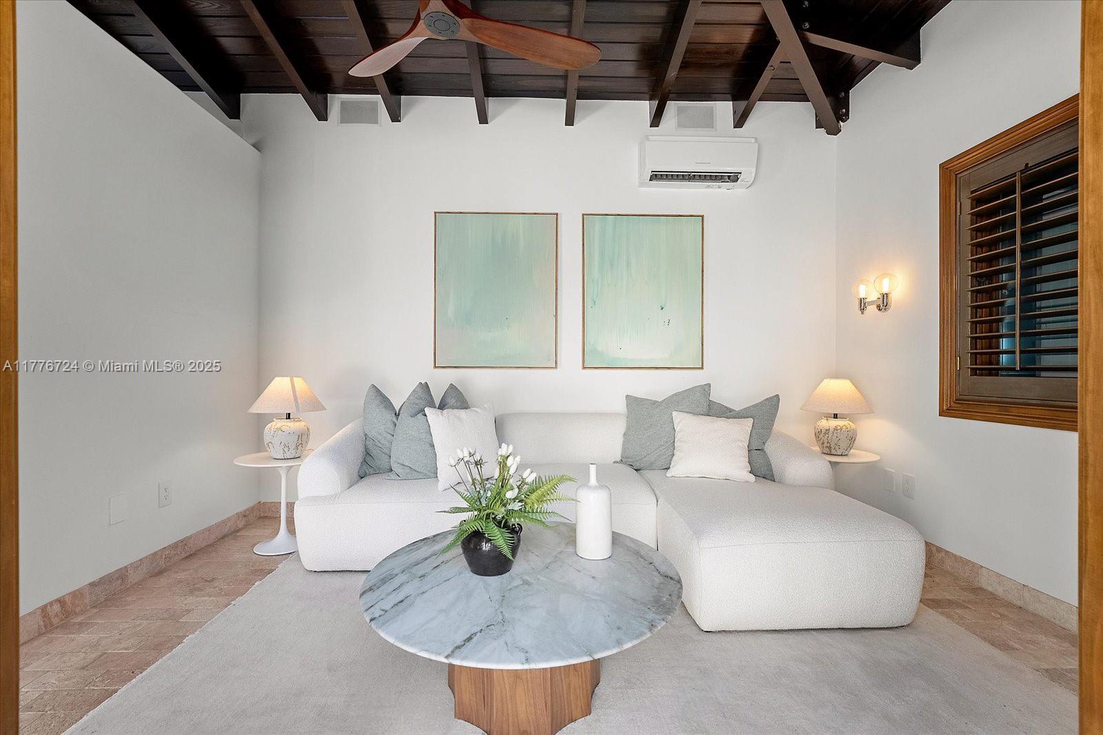 MASHTA ISLAND A REPLAT OF - Residential