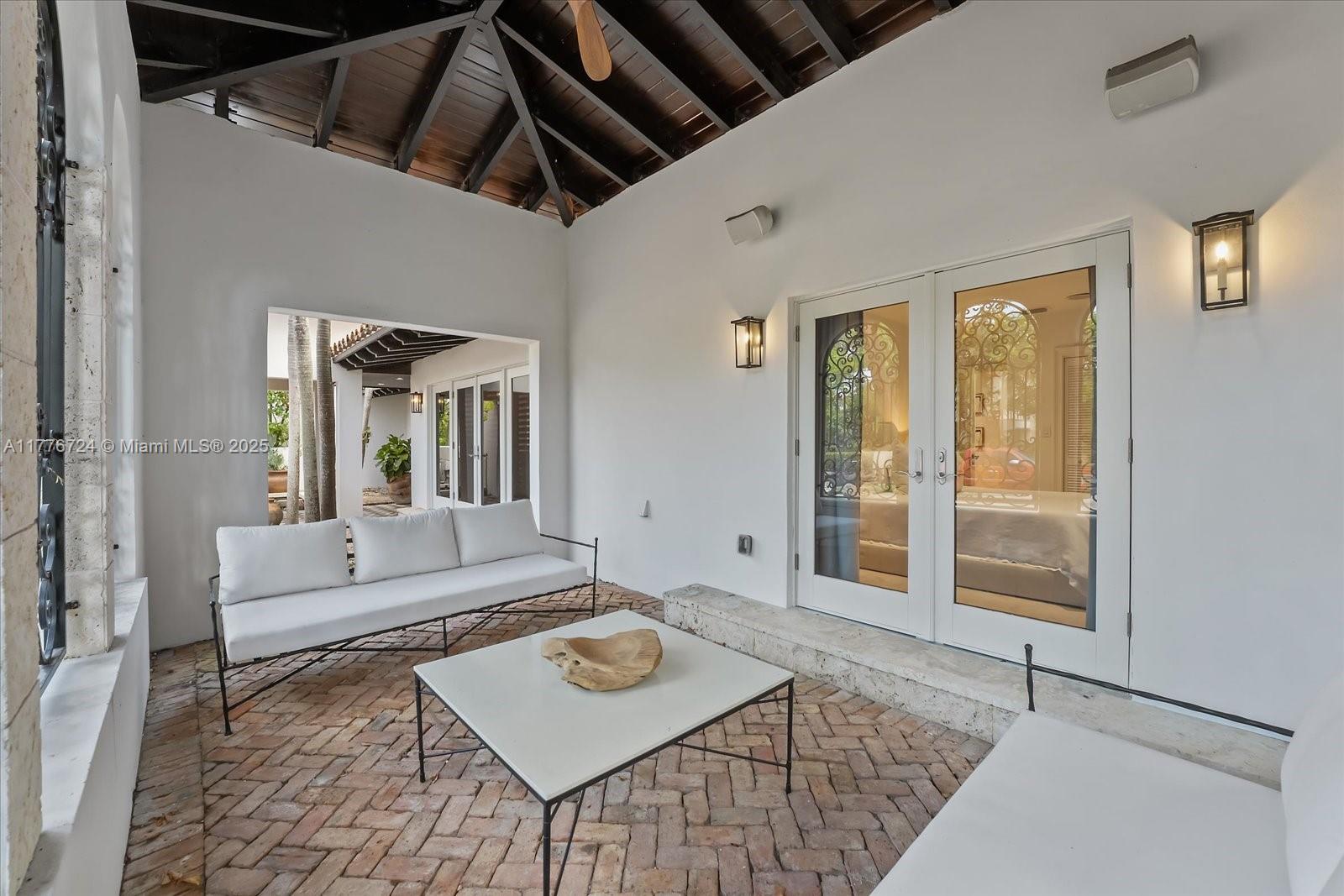 MASHTA ISLAND A REPLAT OF - Residential