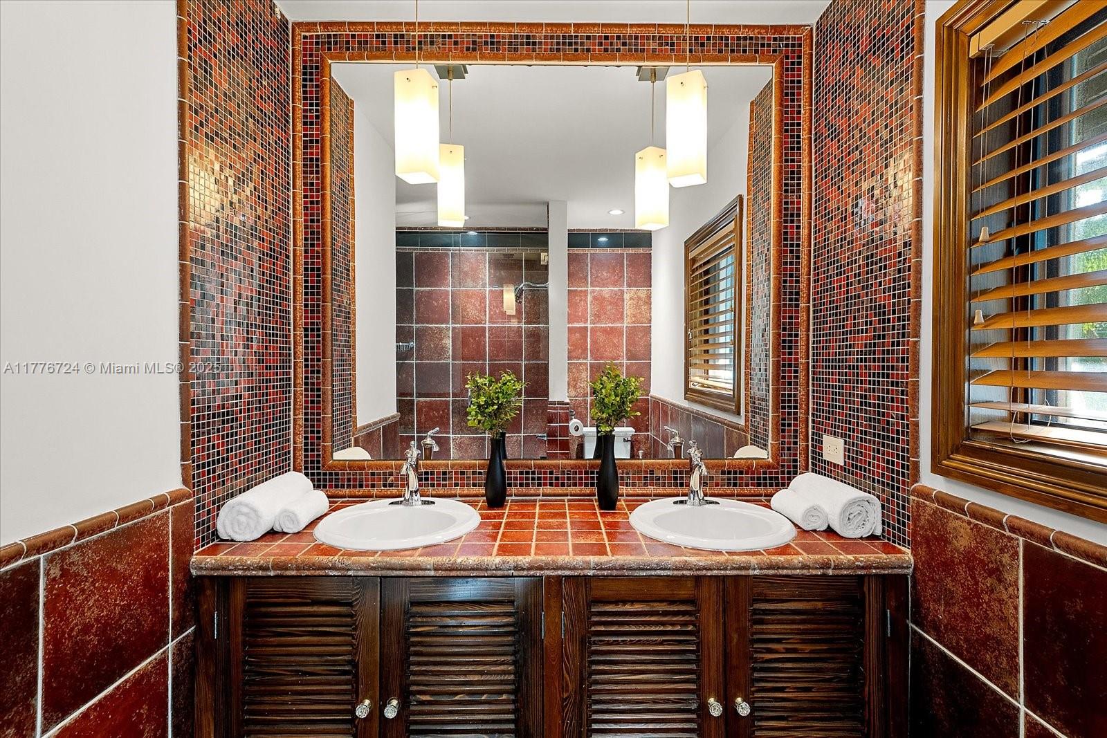 MASHTA ISLAND A REPLAT OF - Residential