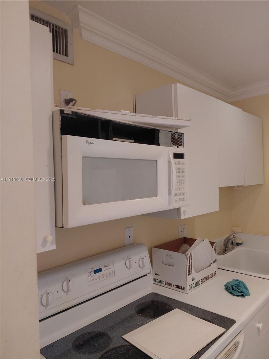 Photo of 731 Hummingbird Way #10, North Palm Beach, FL 33408 (MLS # A11919508)