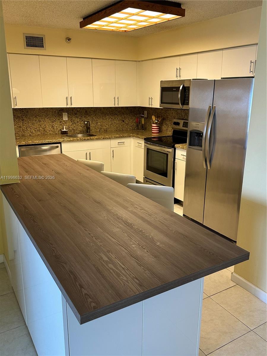 MYSTIC POINTE TOWER 500 C - Residential Lease