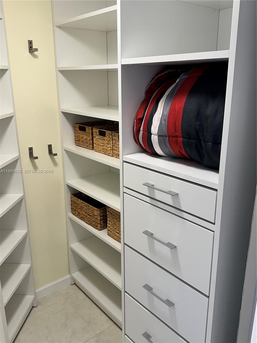 MYSTIC POINTE TOWER 500 C - Residential Lease