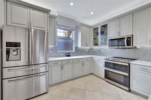 1033 NE 17th Way 704 Fort Lauderdale FL 33304