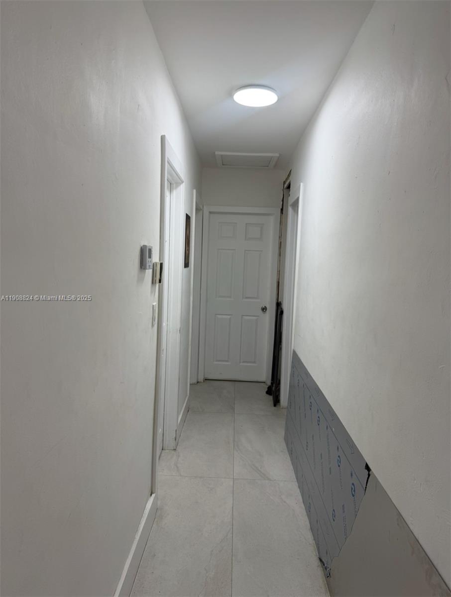 SO MIAMI HEIGHTS ADDN D - Residential Lease