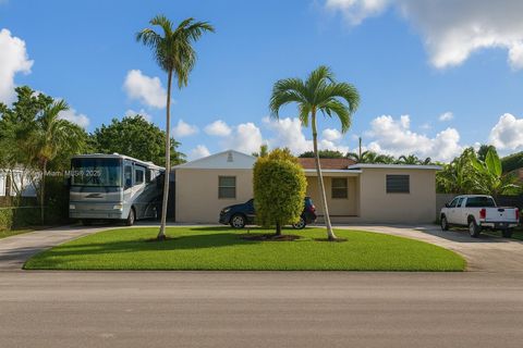 6240 SW 20th Ter Miami FL 33155