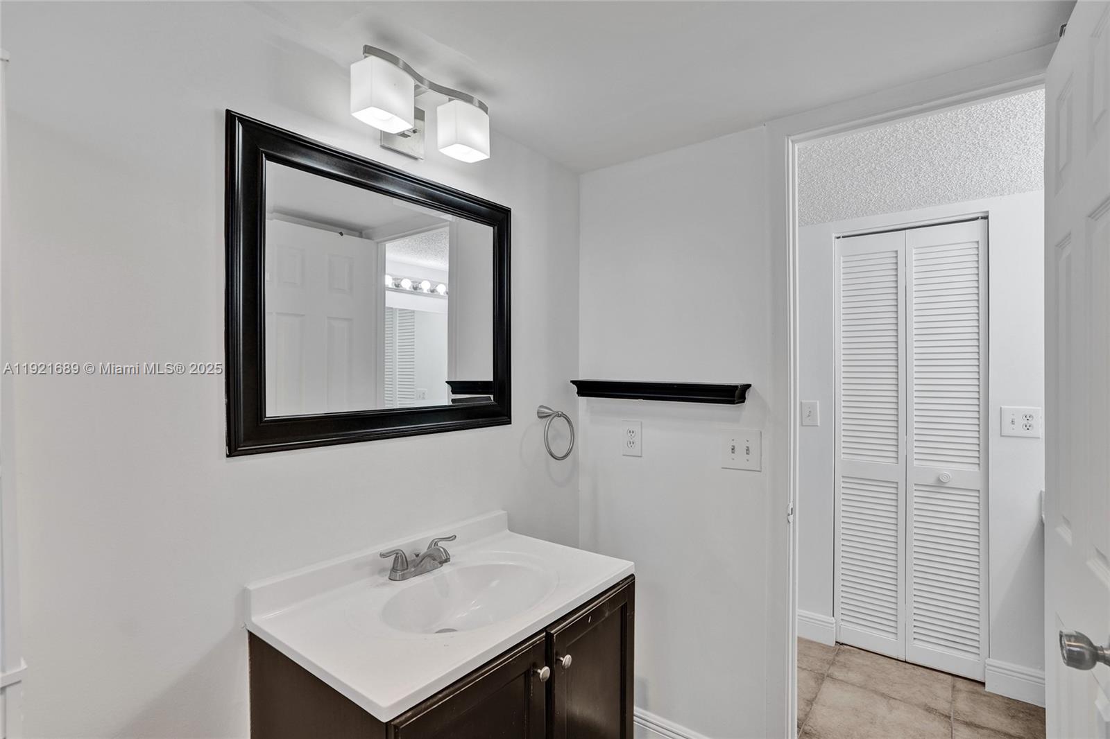 BRITANNIA AT QUADOMAIN CO - Residential Lease