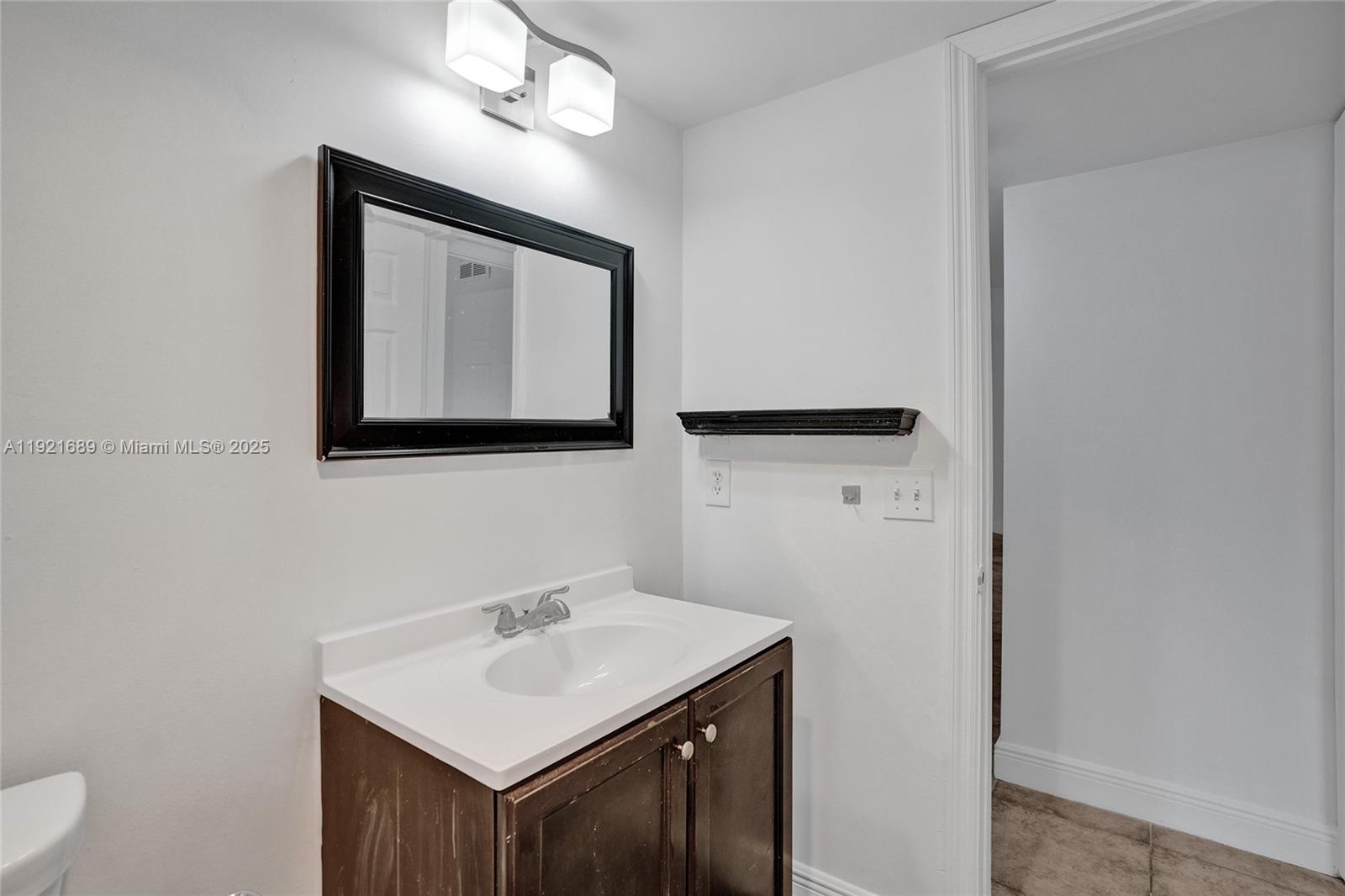 BRITANNIA AT QUADOMAIN CO - Residential Lease