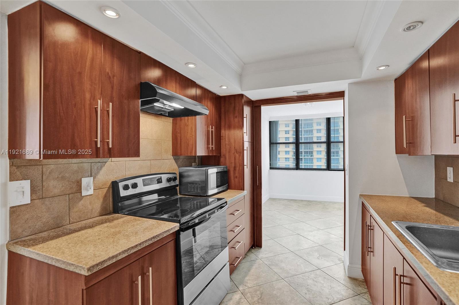 BRITANNIA AT QUADOMAIN CO - Residential Lease