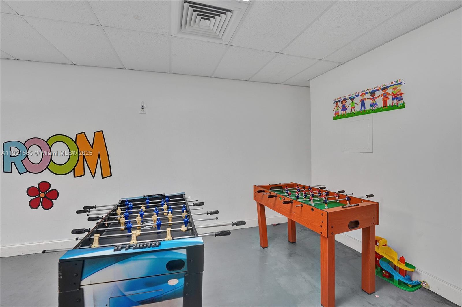 BRITANNIA AT QUADOMAIN CO - Residential Lease