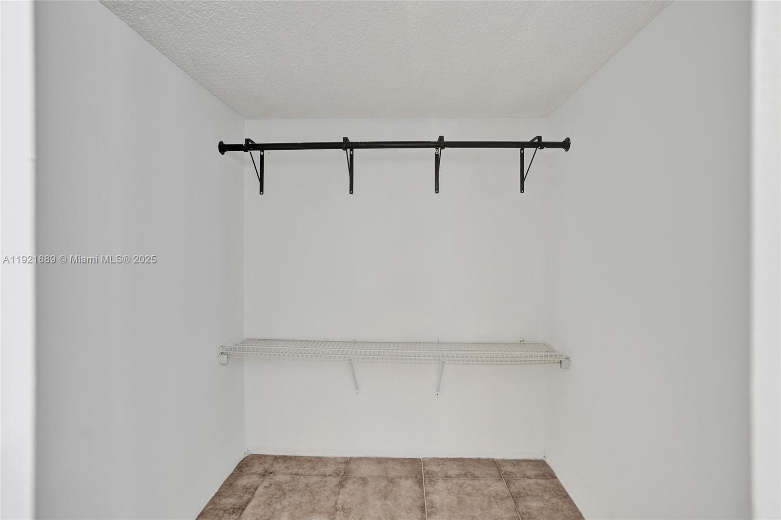 BRITANNIA AT QUADOMAIN CO - Residential Lease