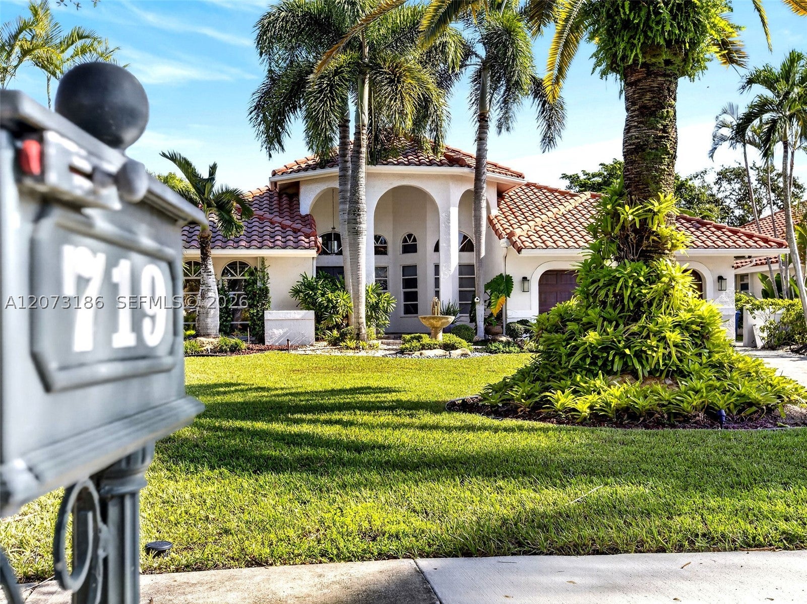 719 Crystal Ct