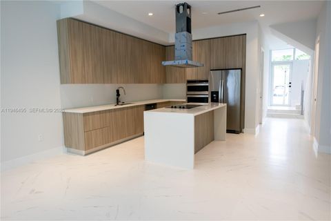 3374 Day Ave Miami FL 33133