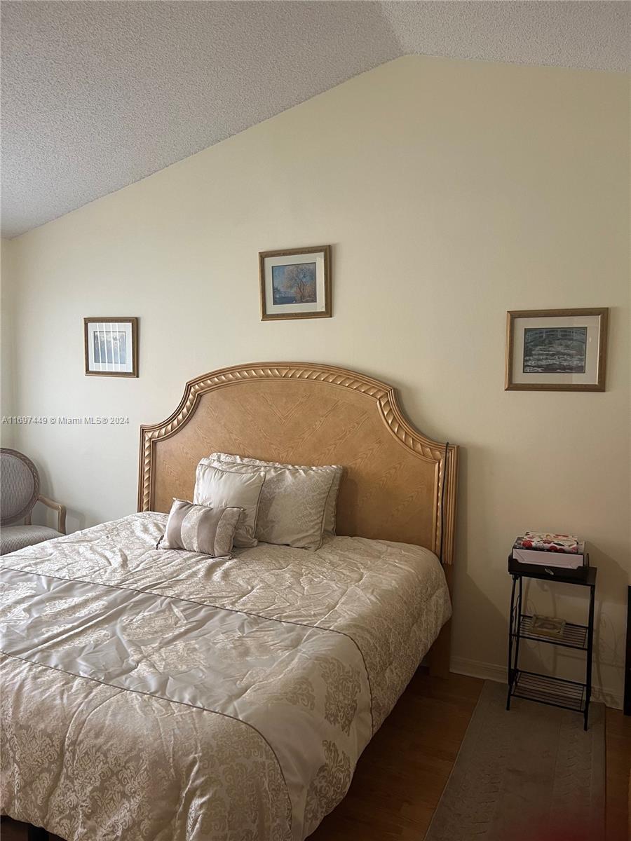 EMERALD POINTE - Residential
