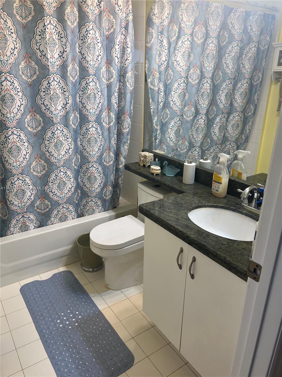 EMERALD POINTE - Residential