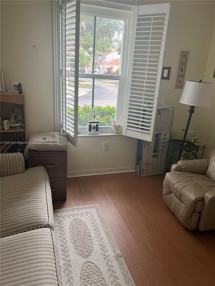 EMERALD POINTE - Residential