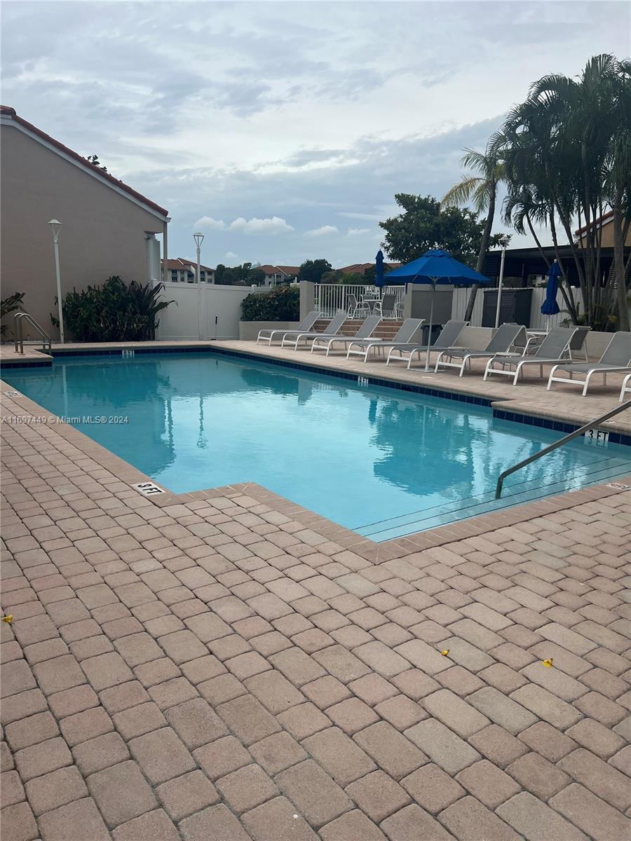 EMERALD POINTE - Residential