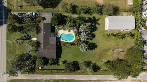 Photo of 19305 SW 312th St, Homestead, FL 33030 (MLS # A11998192)