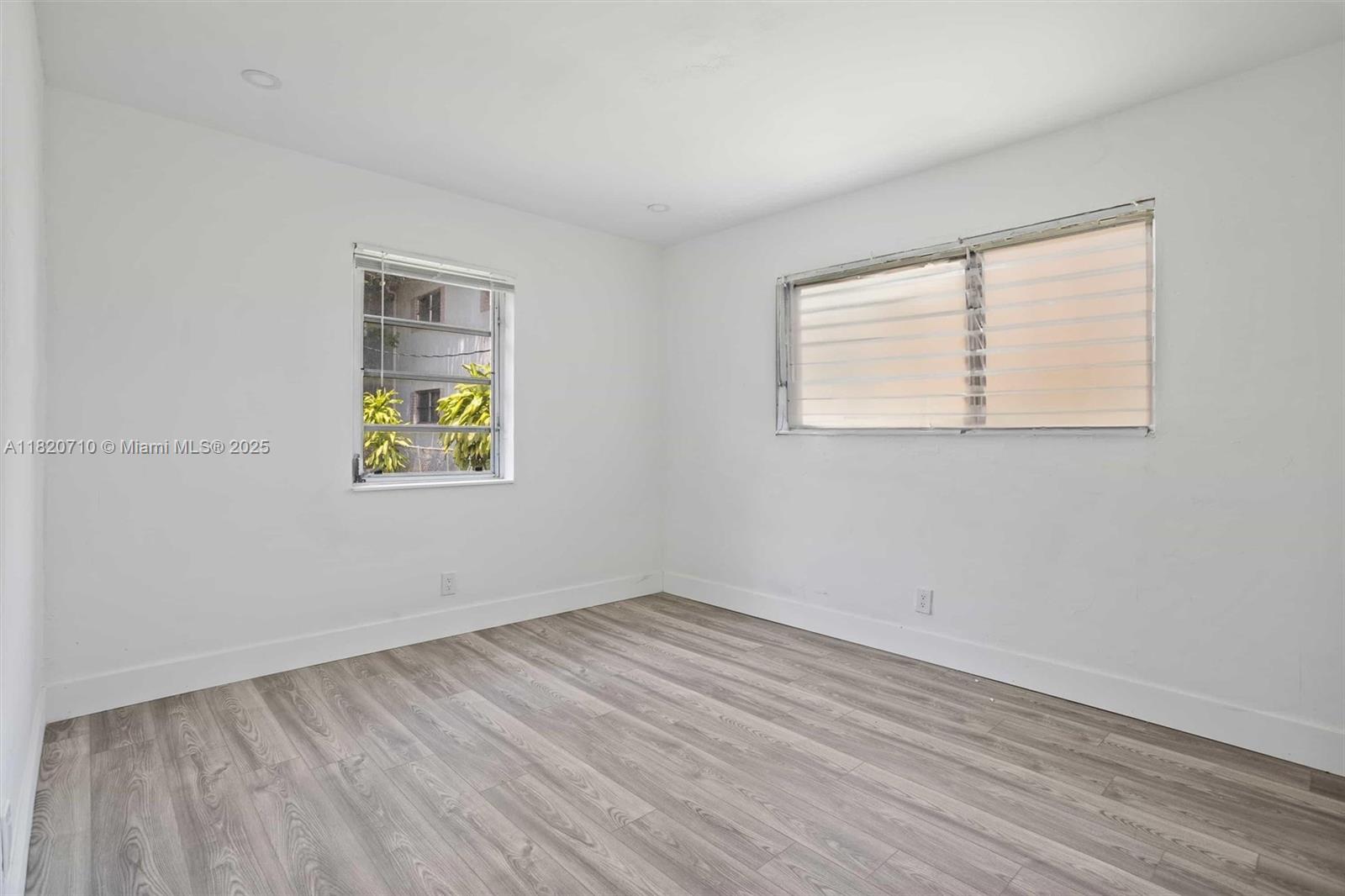 HOLLYWOOD LITTLE RANCHES - Residential Lease