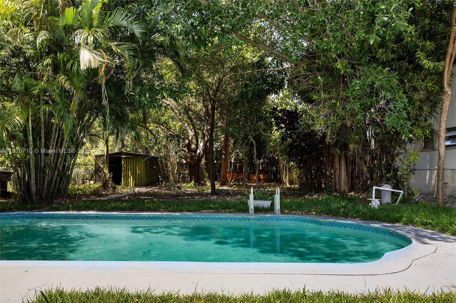 HOLLYWOOD LITTLE RANCHES - Residential Lease