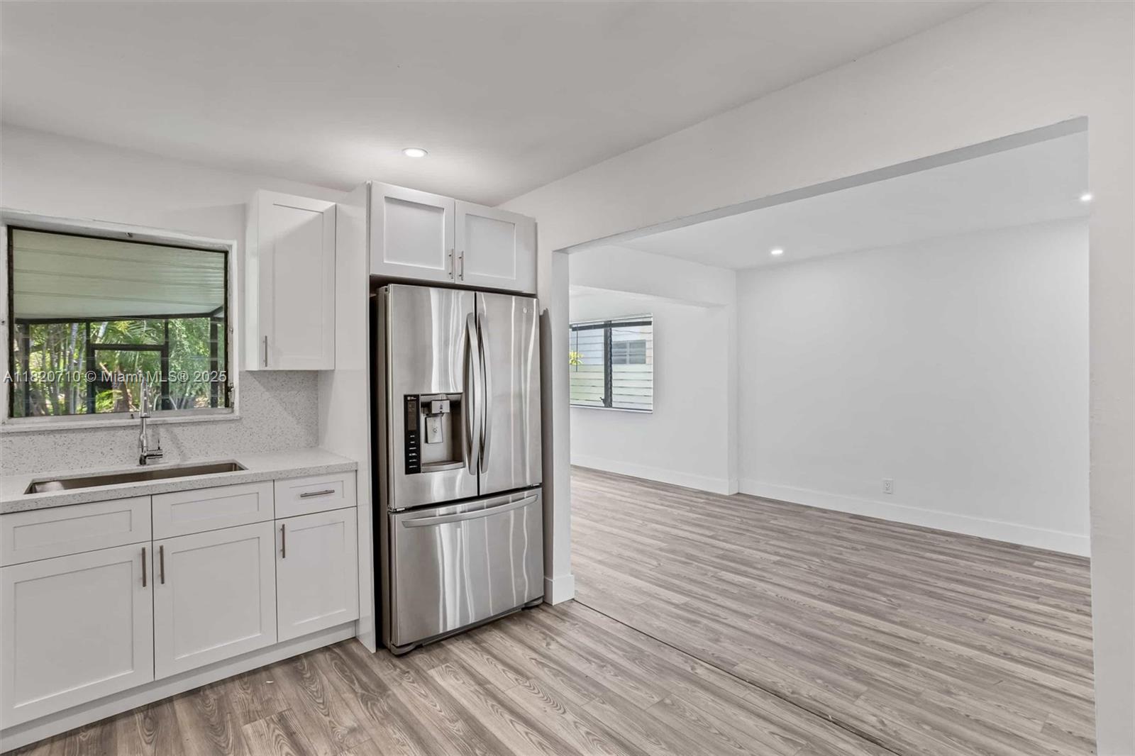 HOLLYWOOD LITTLE RANCHES - Residential Lease