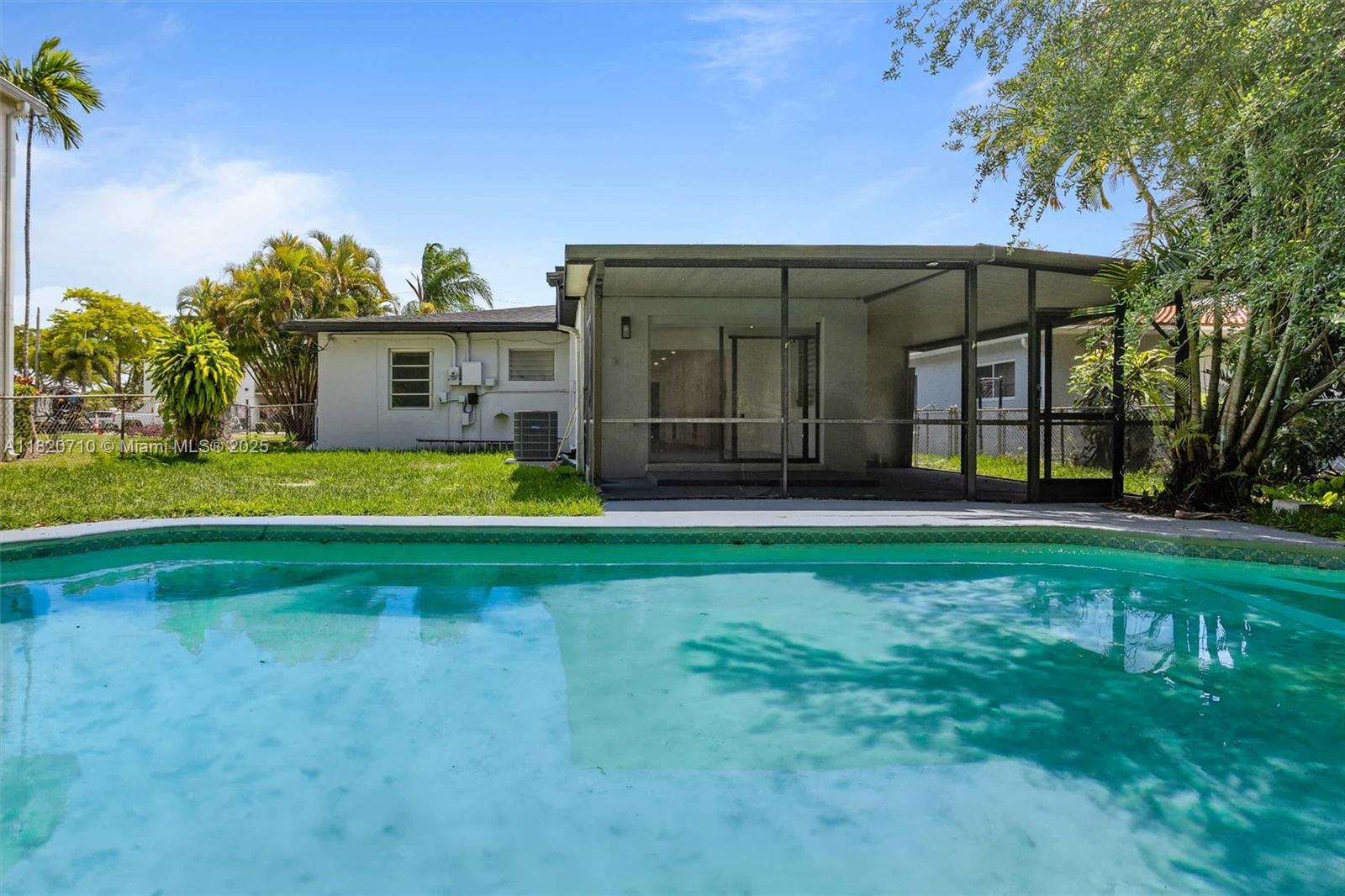 HOLLYWOOD LITTLE RANCHES - Residential Lease