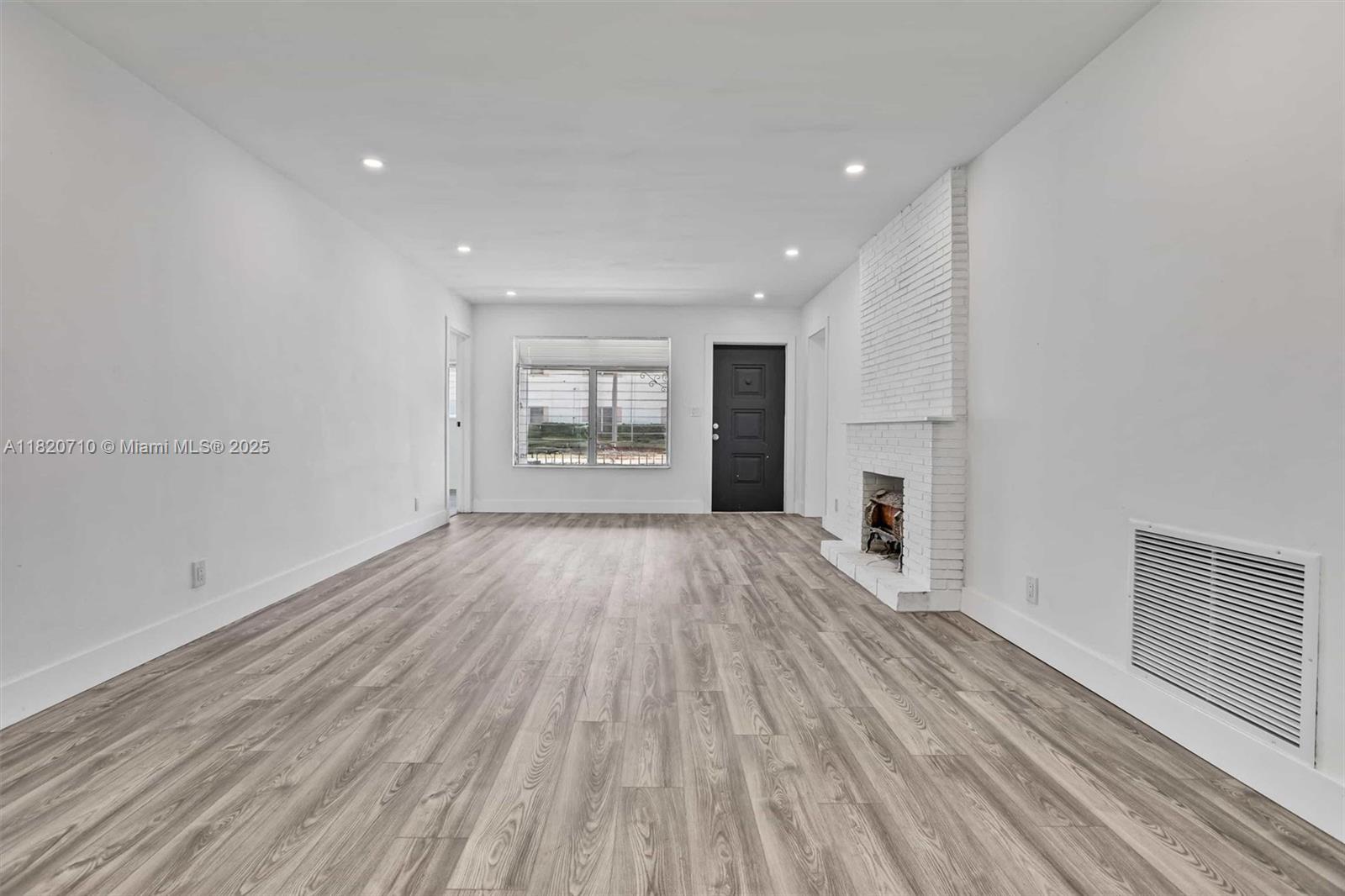 HOLLYWOOD LITTLE RANCHES - Residential Lease
