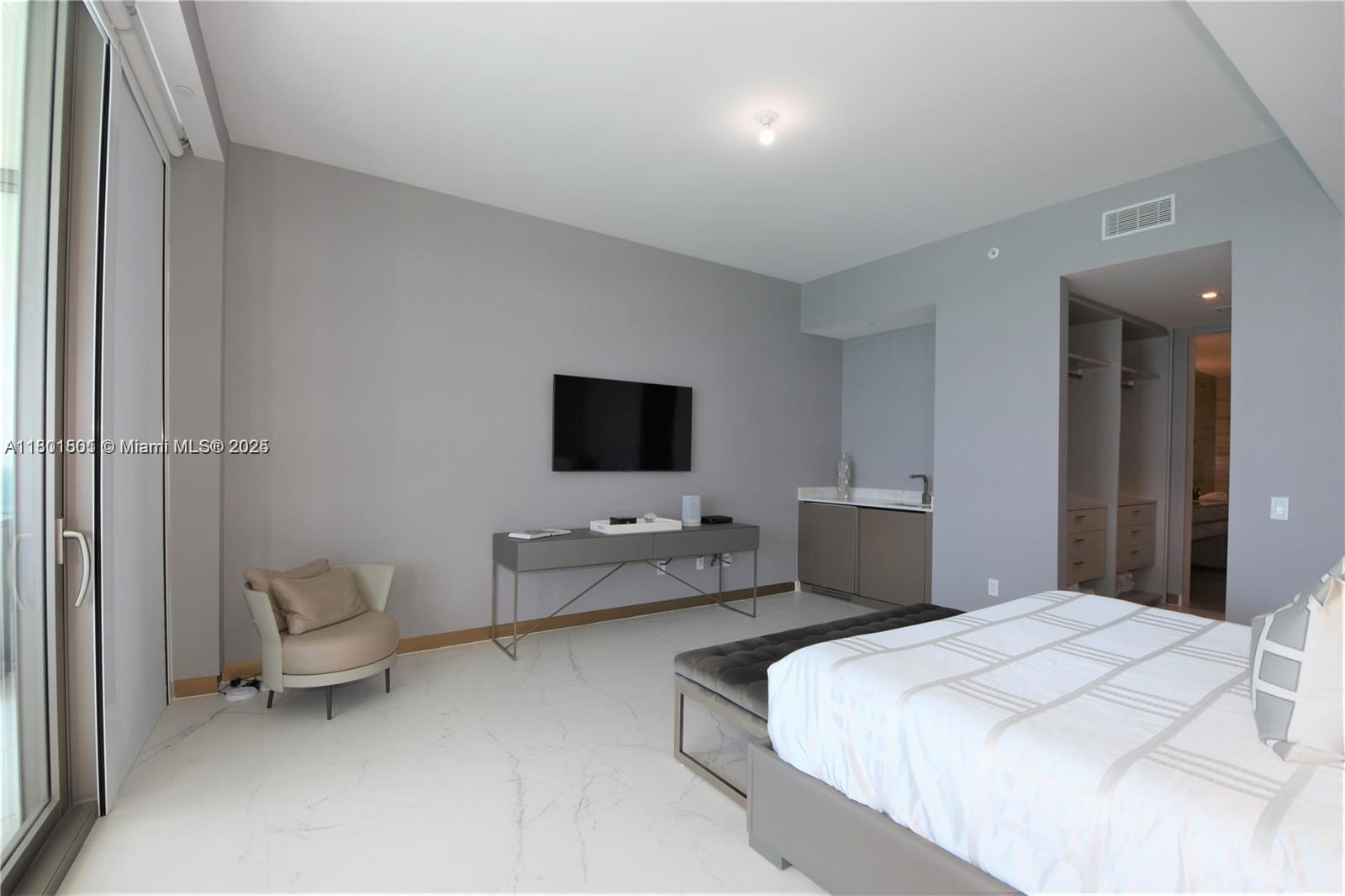 18975 COLLINS CONDO - Residential Lease