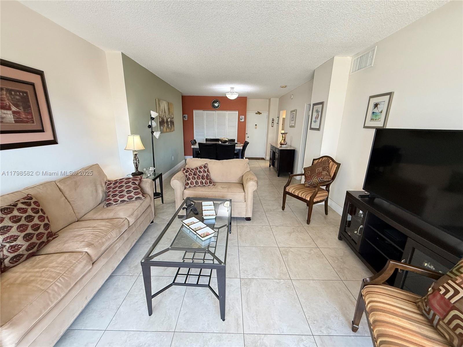 HEMISPHERES CONDO - Residential Lease