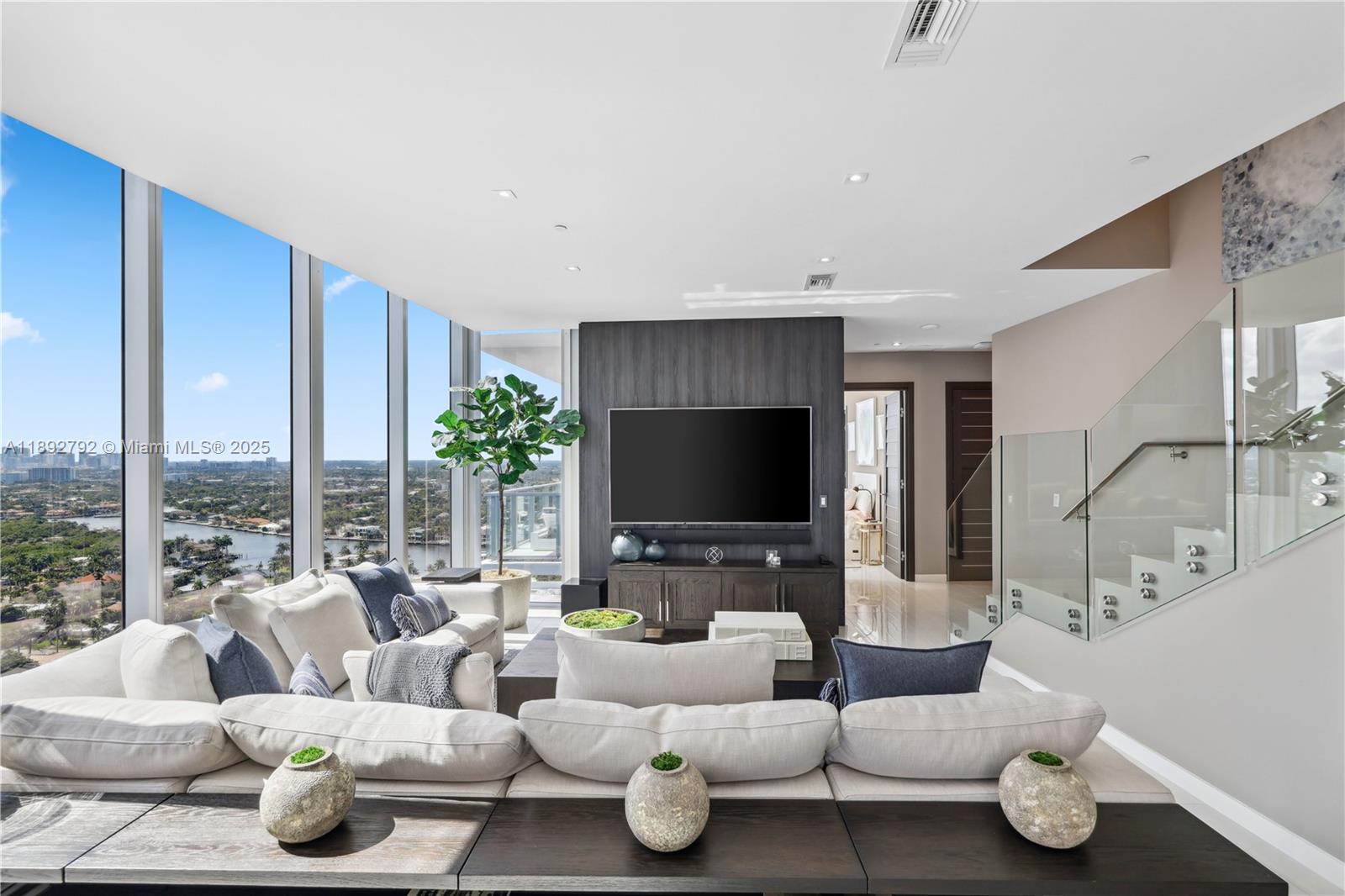 2200 FORT LAUDERDALE BEAC - Residential