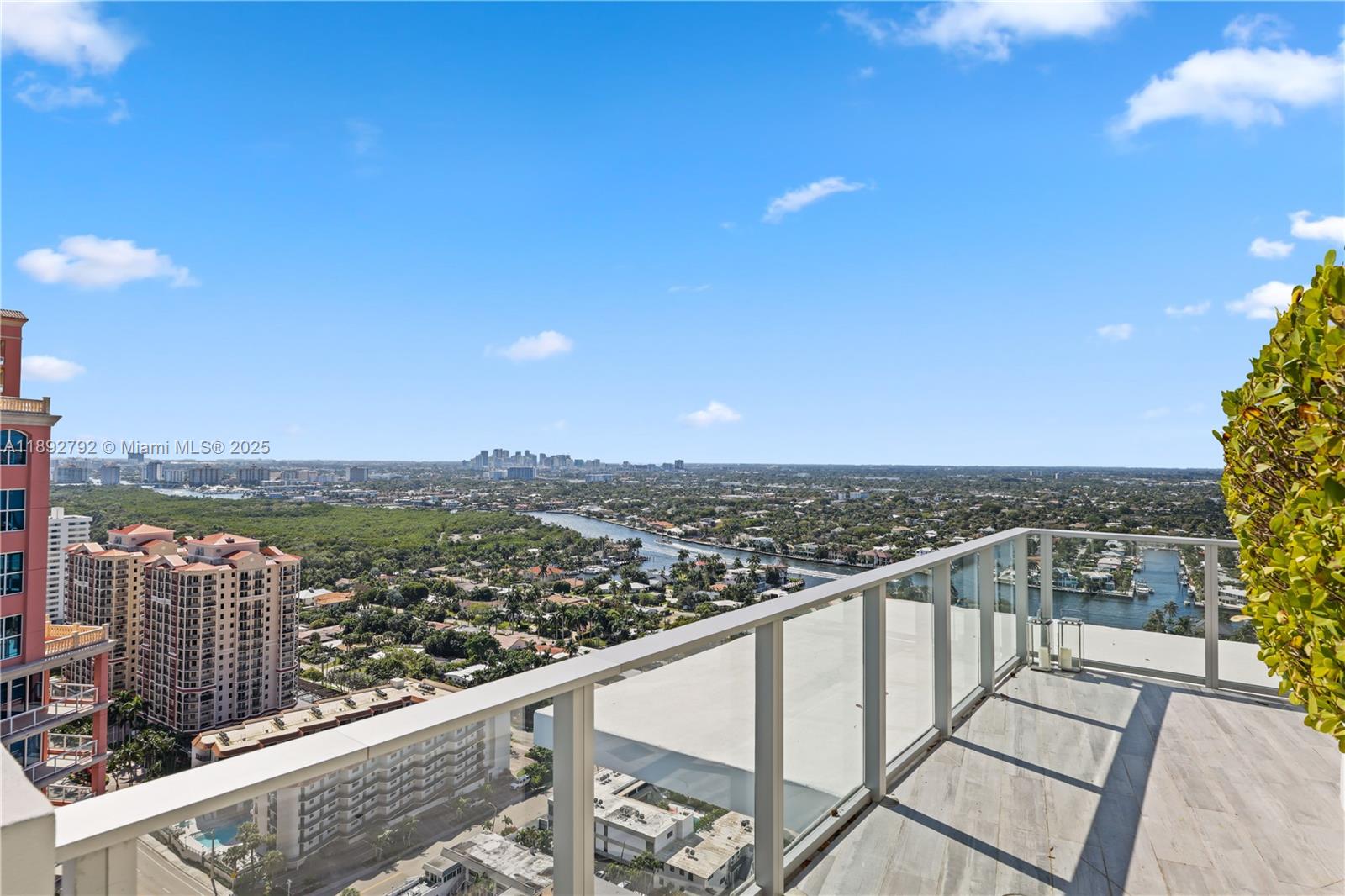 2200 FORT LAUDERDALE BEAC - Residential
