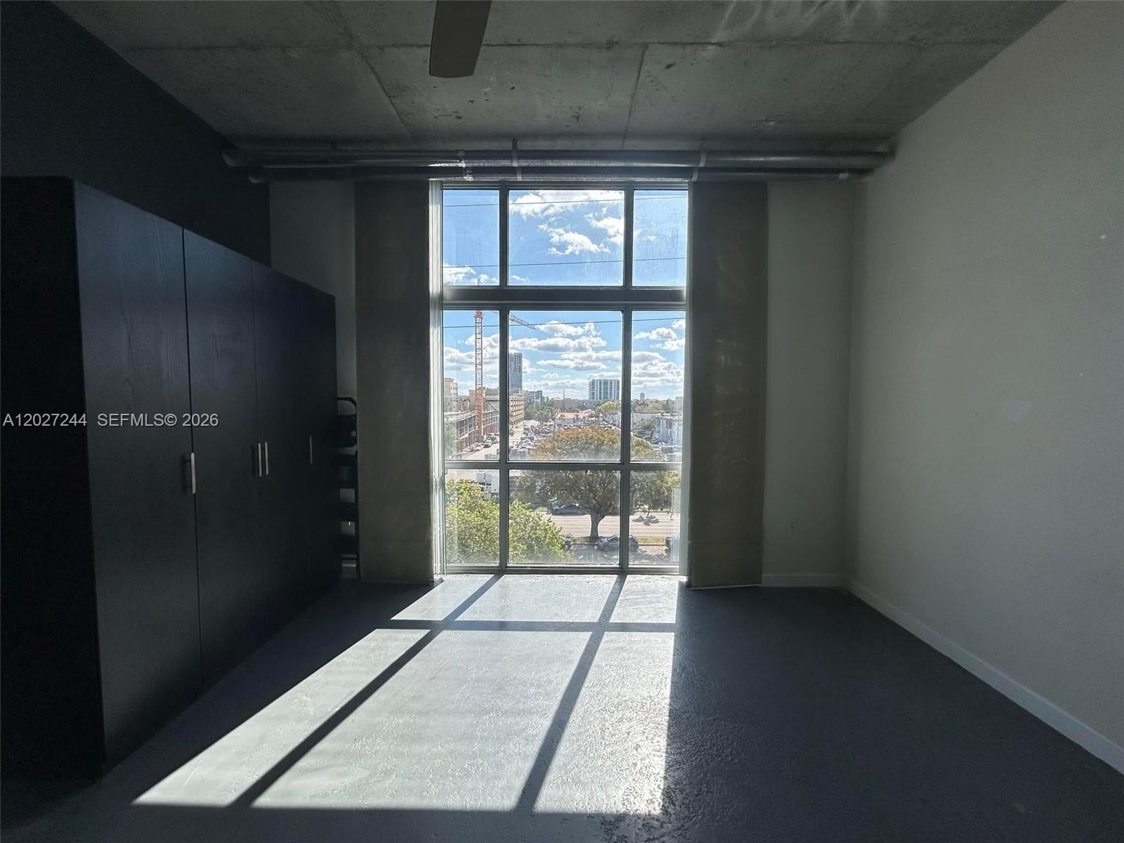 LOFTS AT HOLLYWOOD STATIO - Residential