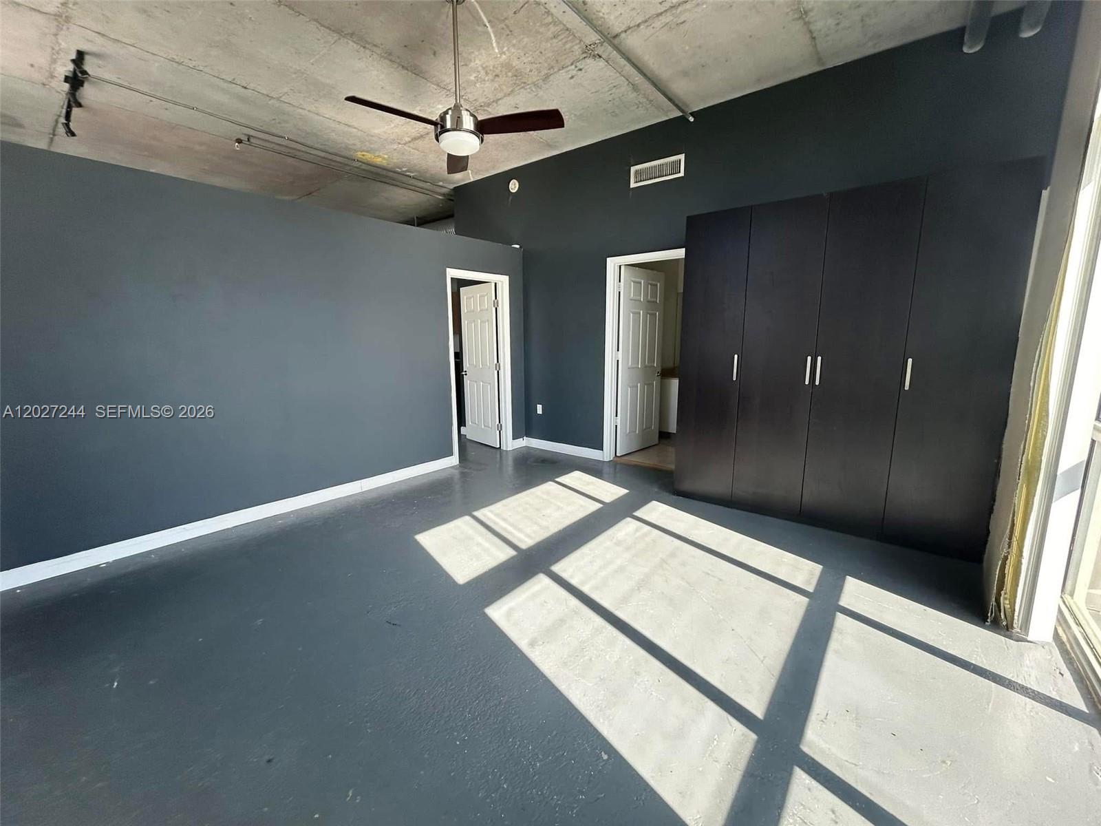 LOFTS AT HOLLYWOOD STATIO - Residential