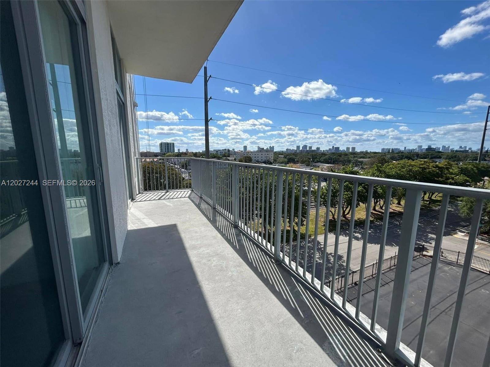 LOFTS AT HOLLYWOOD STATIO - Residential