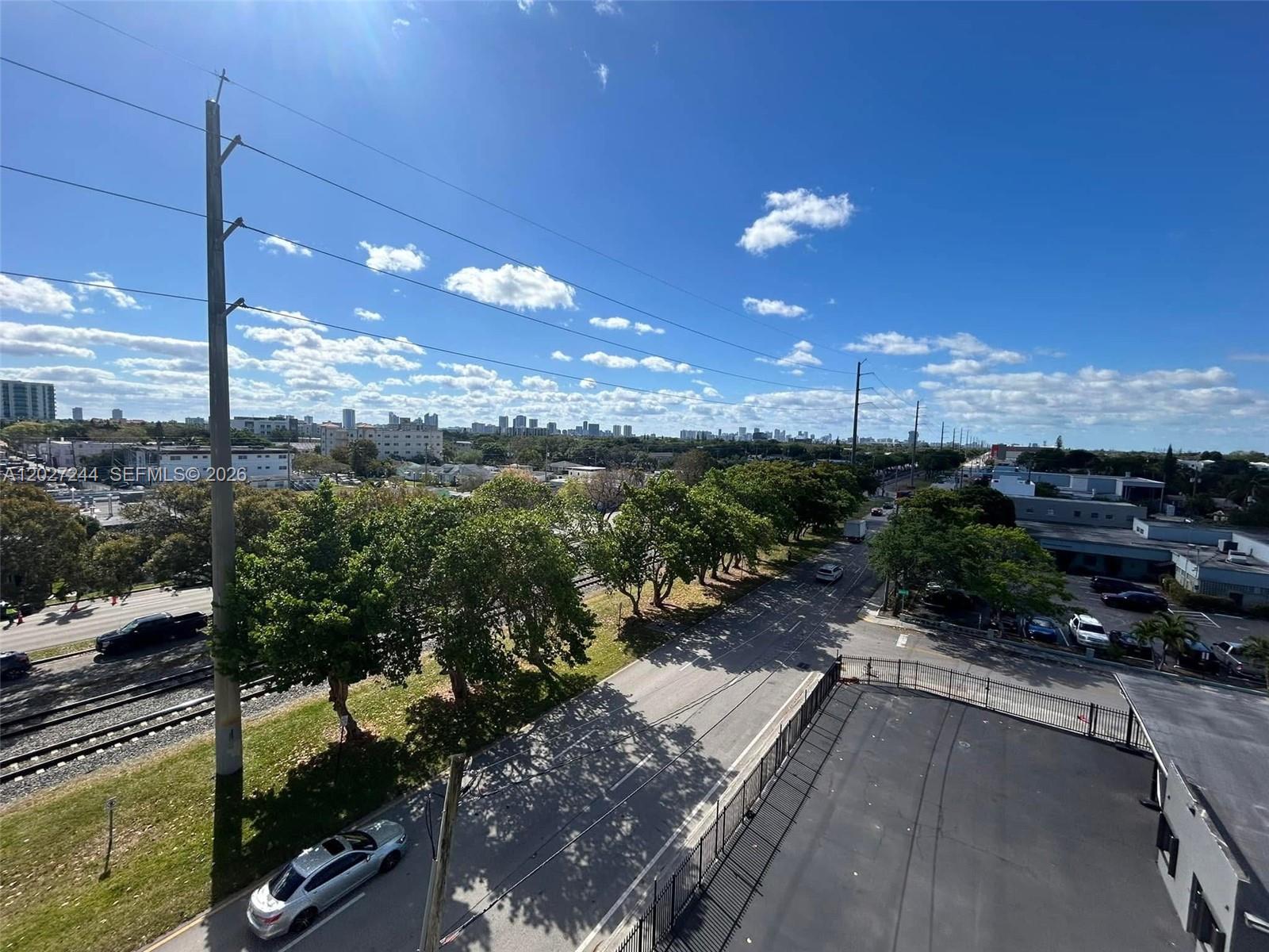 LOFTS AT HOLLYWOOD STATIO - Residential