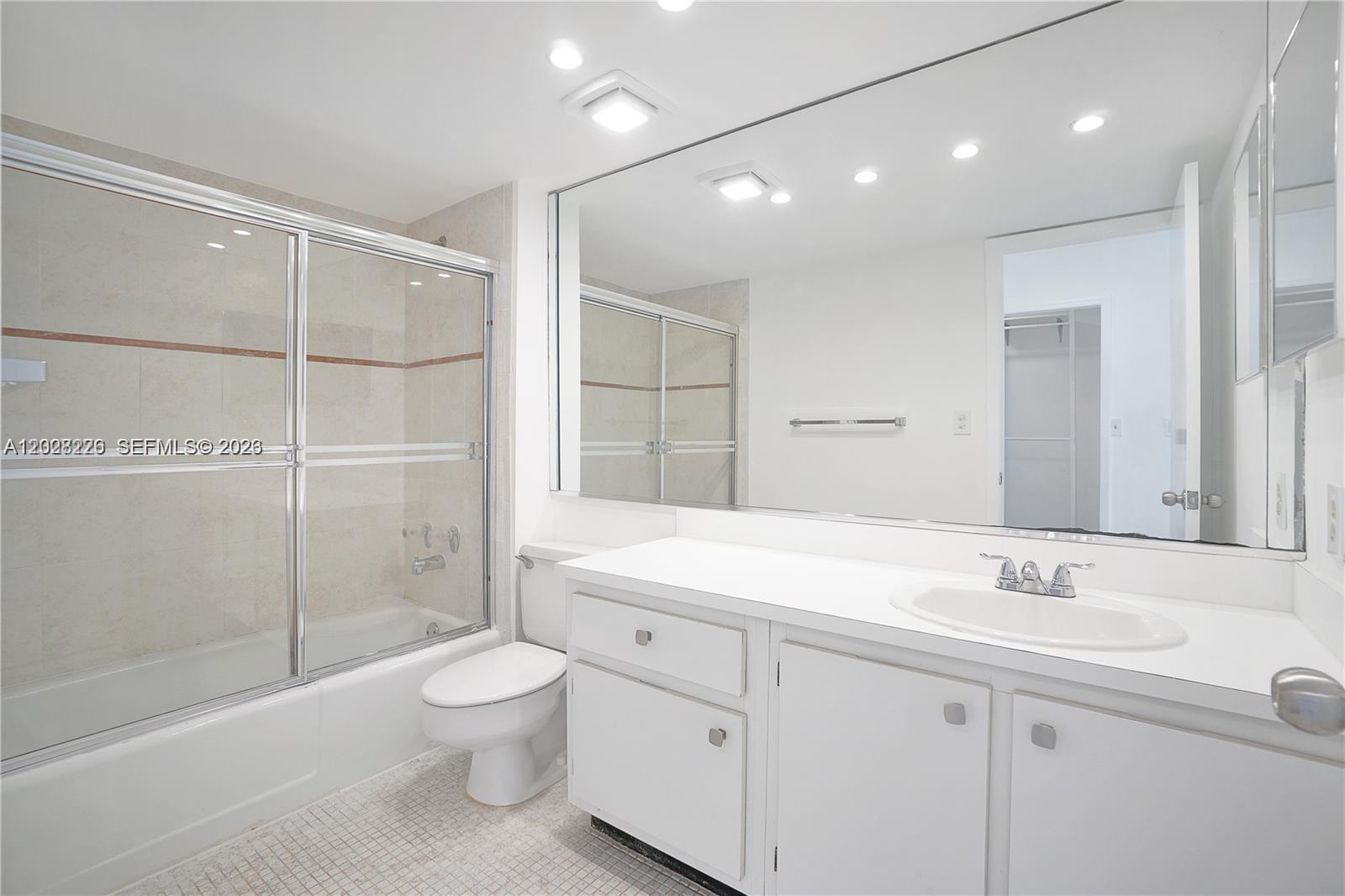 THE PALM BAY YACHT CLUB C - Residential