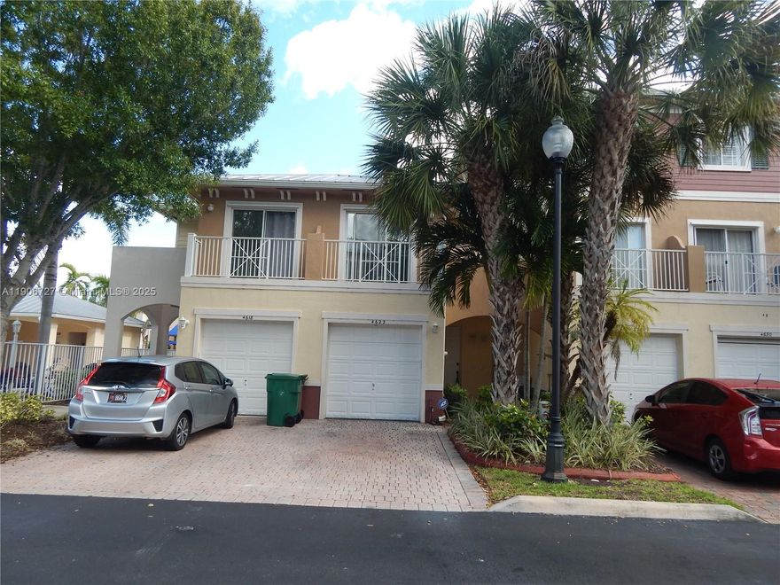 Beautiful and cozy 2/2.5 town house, 1 car garage. Features 2 master bedrooms with walk in closets, spacious bathrooms, and half bath downstairs, kitchen has granite counter and wood cabinets, title thought out first floor and carper on second. Enjoy community pool, kids play area and serene gardens views. Town House is located near shops, restaurants, Broward College, Nova University, Beautiful Tree Tops Park and more...