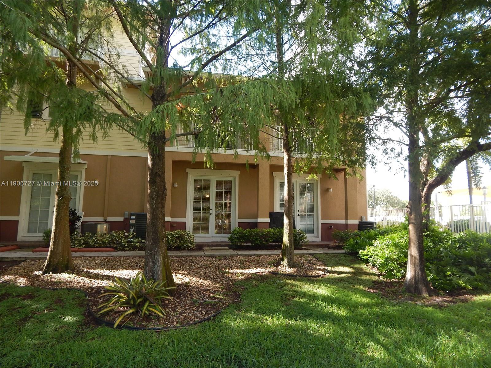 COUNTRY WESTERN STORE - Residential Lease