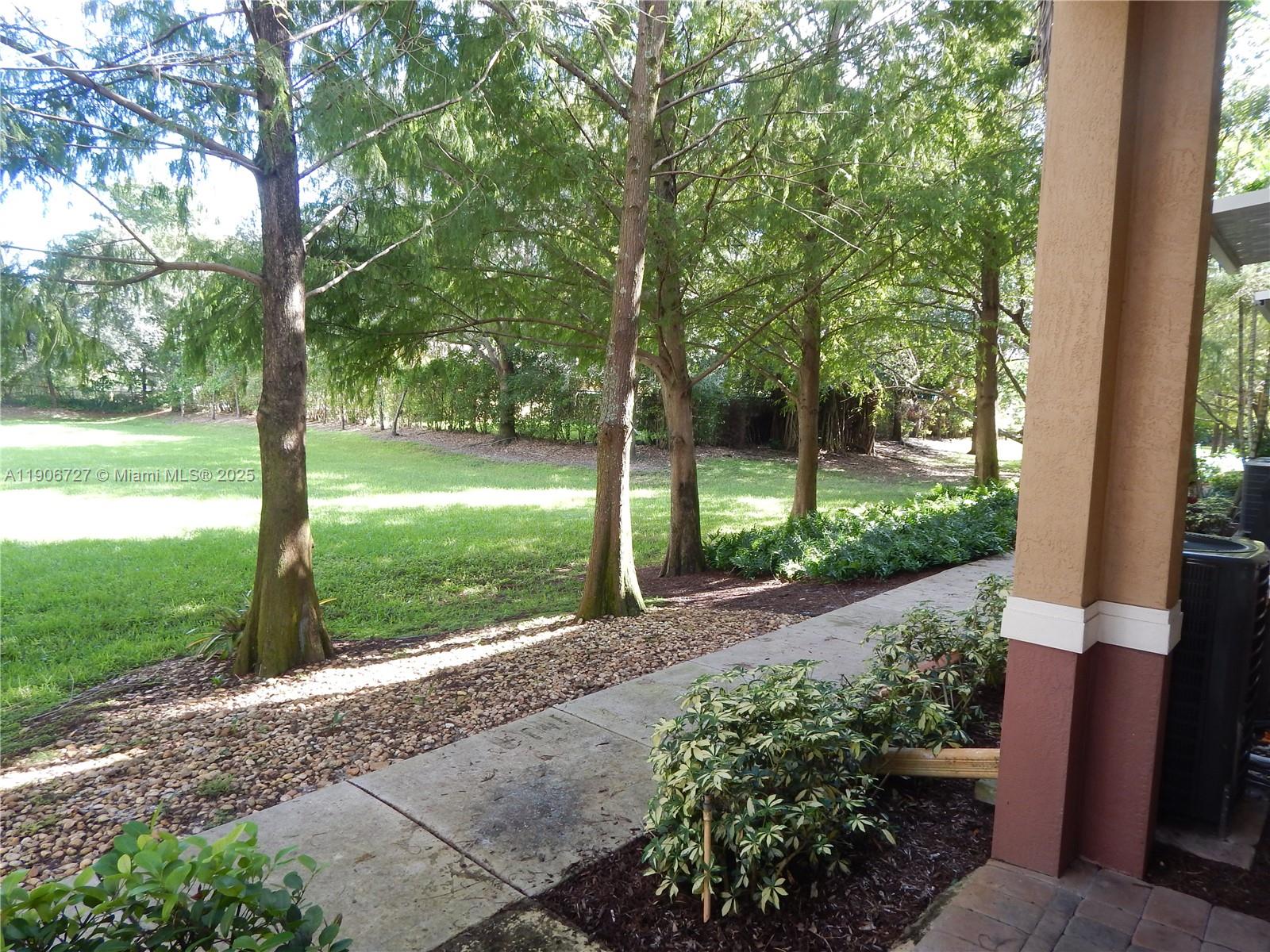 COUNTRY WESTERN STORE - Residential Lease