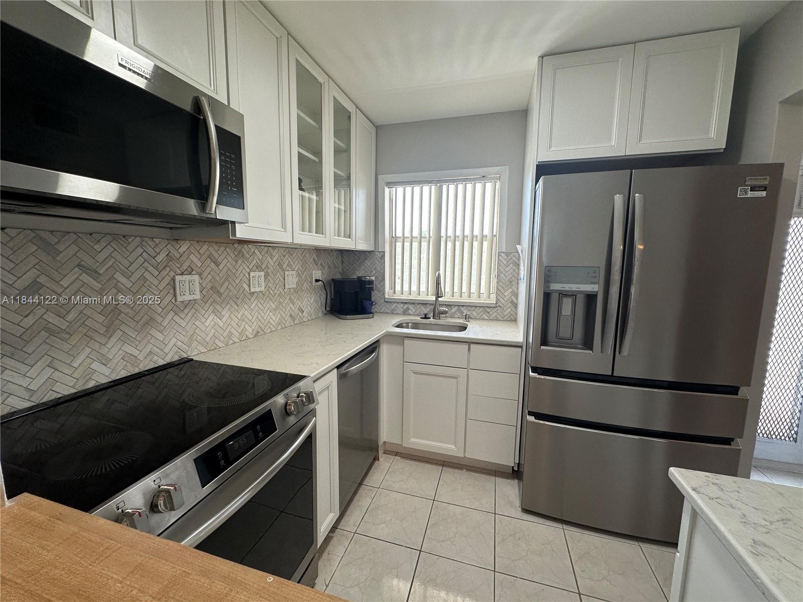 SUNRISE LAKES 117 CONDO - Residential