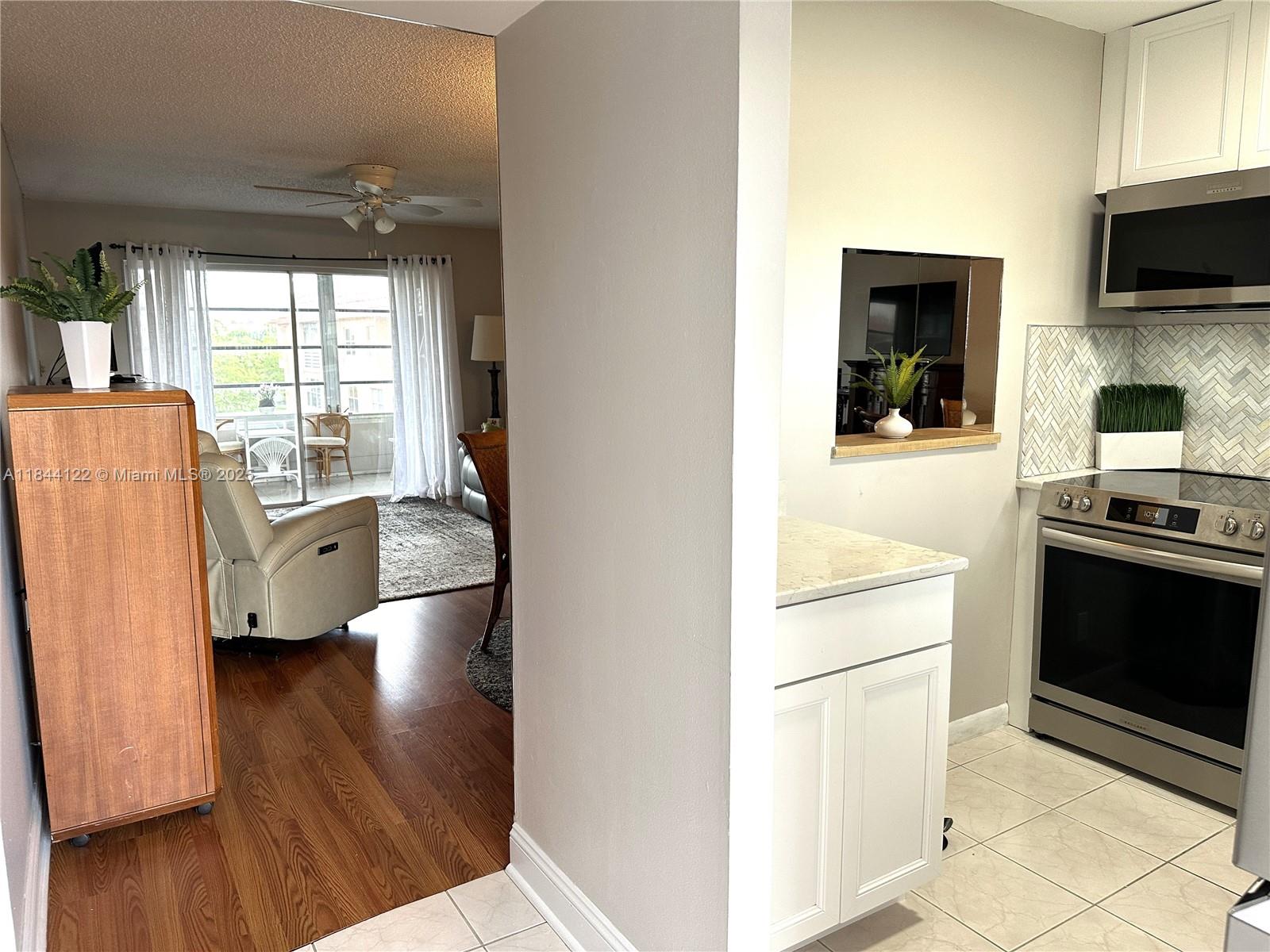 SUNRISE LAKES 117 CONDO - Residential