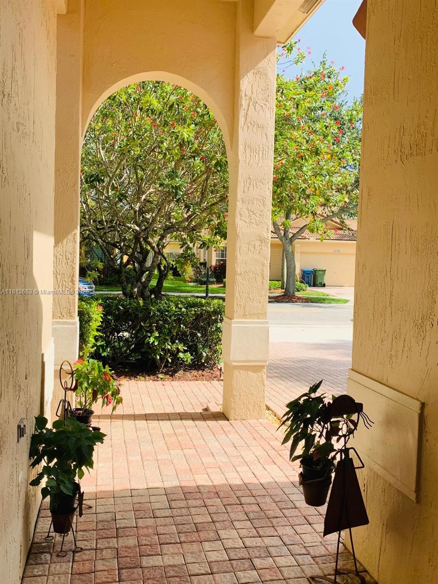SAPPHIRE POINTE - DIAMOND - Residential Lease