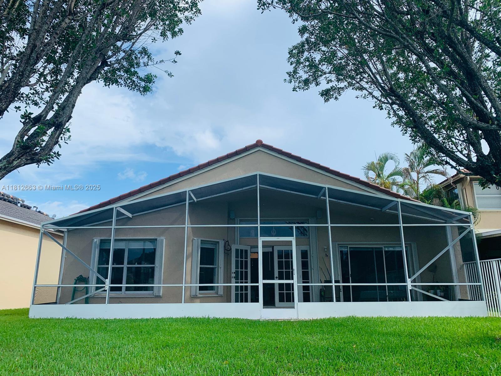 SAPPHIRE POINTE - DIAMOND - Residential Lease