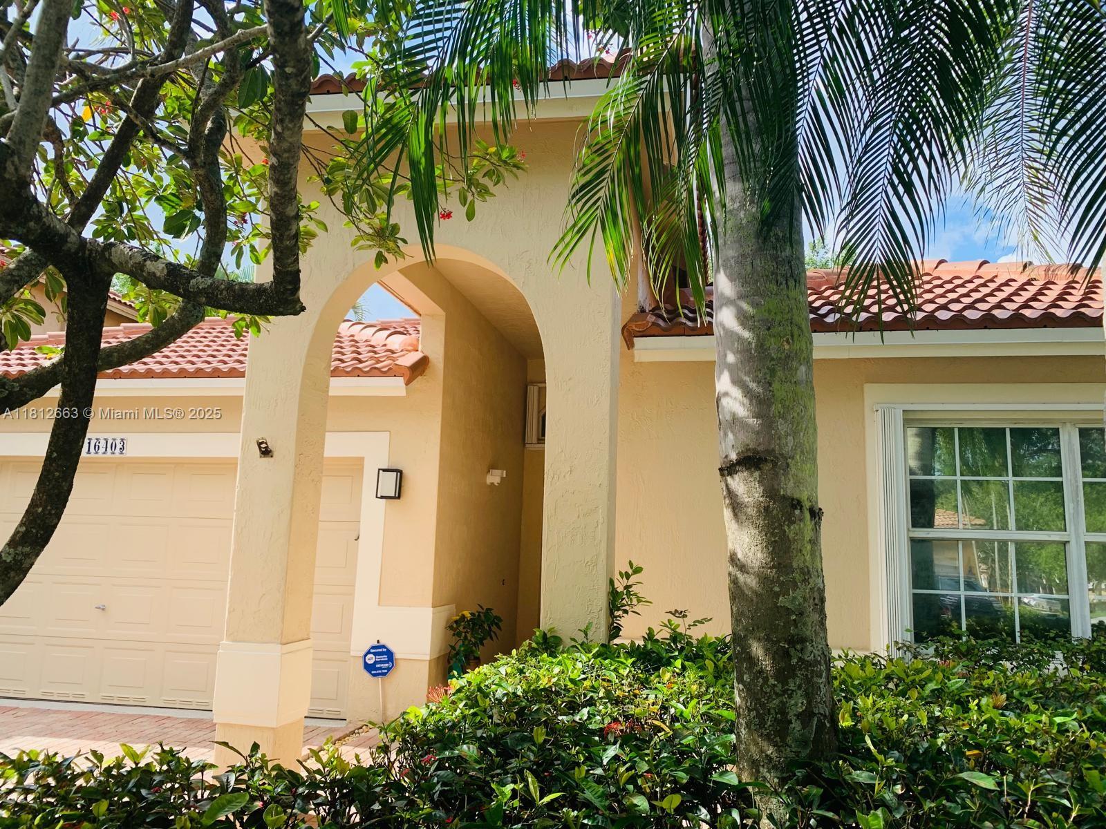 SAPPHIRE POINTE - DIAMOND - Residential Lease