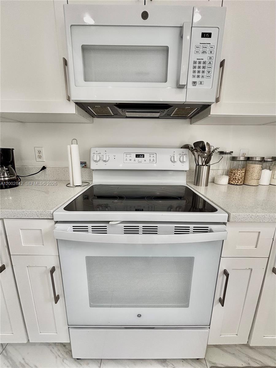 SAWGRASS EXCHANGE PLAT - Residential Lease